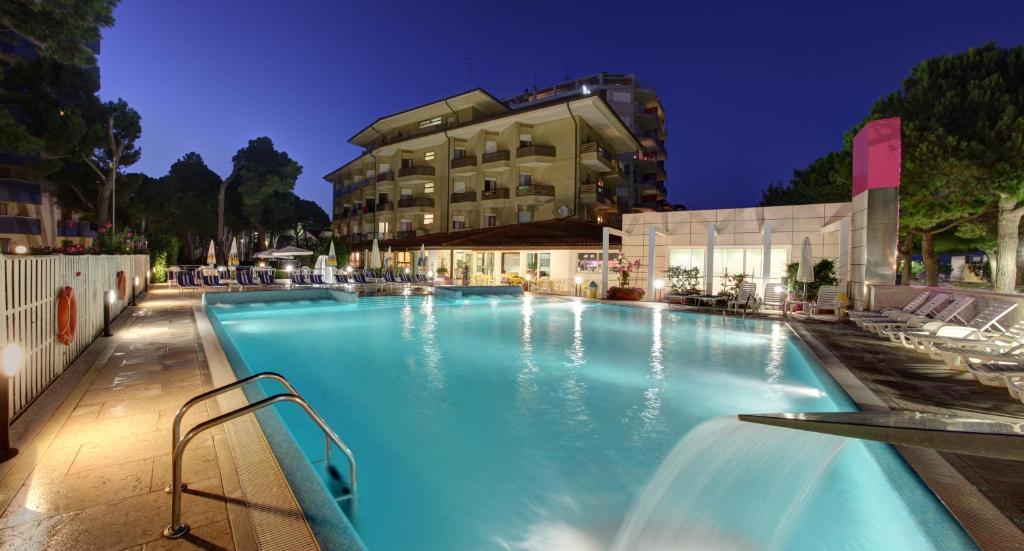 Hotel Bristol Lignano Sabbiadoro Exteriér fotografie