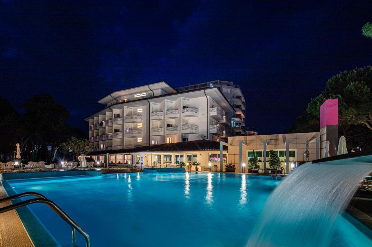 Hotel Bristol Lignano Sabbiadoro Exteriér fotografie