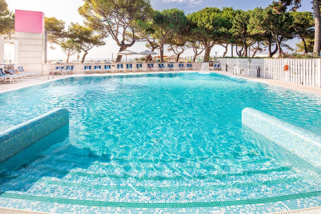 Hotel Bristol Lignano Sabbiadoro Exteriér fotografie