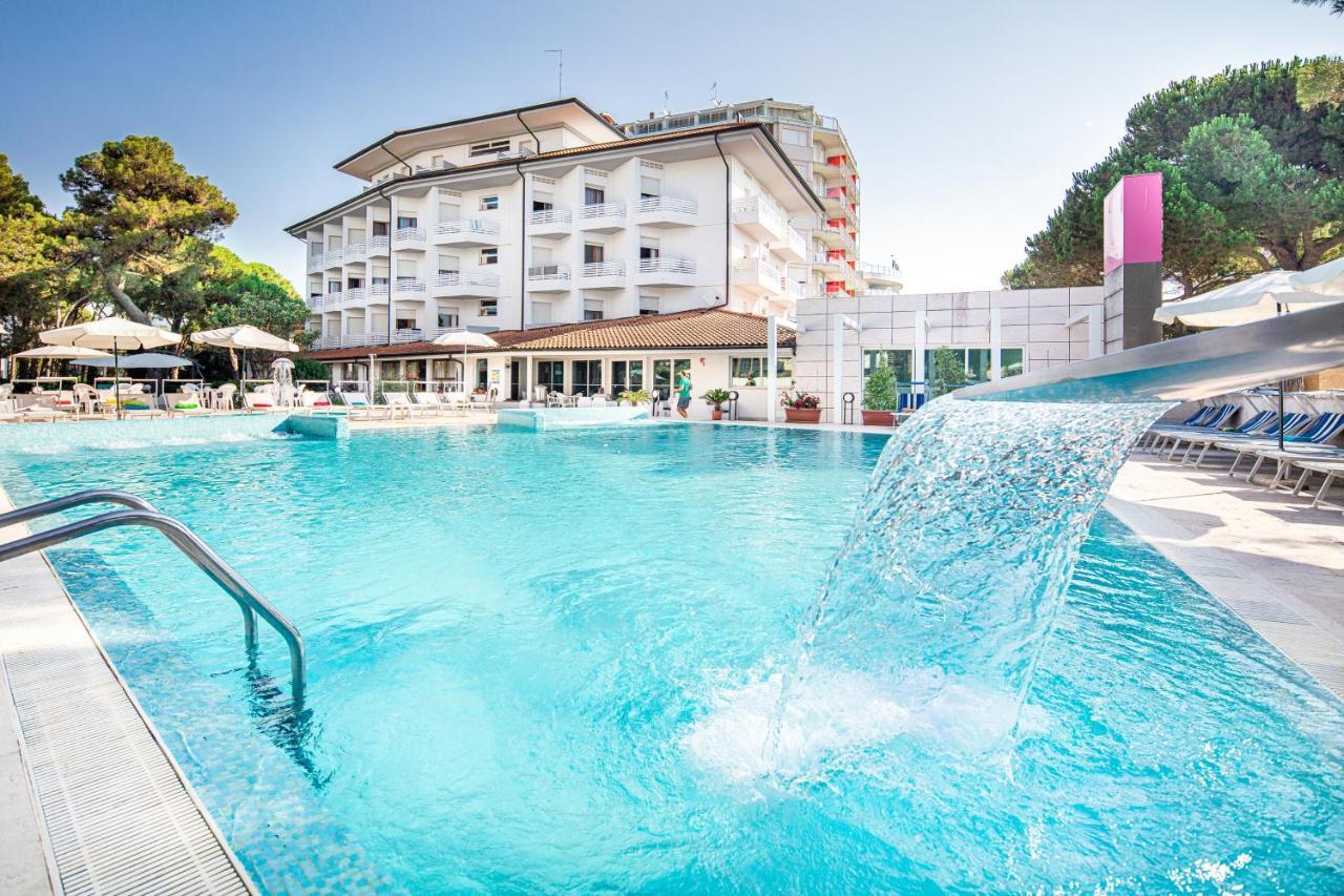 Hotel Bristol Lignano Sabbiadoro Exteriér fotografie