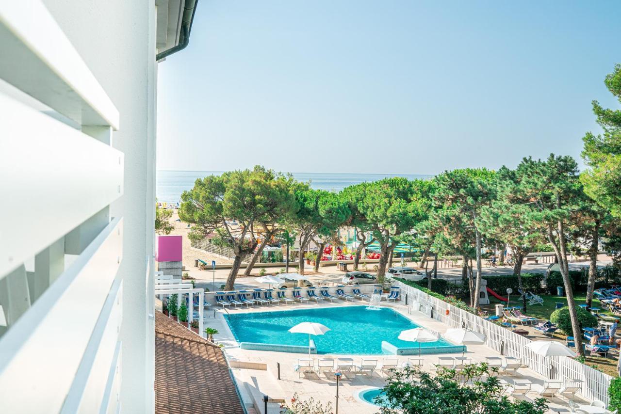Hotel Bristol Lignano Sabbiadoro Exteriér fotografie